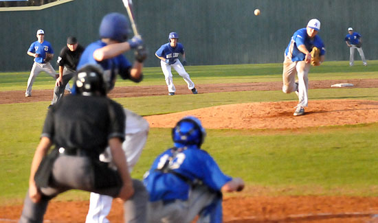 Austin Kelly delivers a pitch to catcher Dylan Hurt. (Photo by Kevin Nagle)