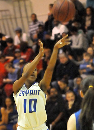 Senior Jakeria Otey scored 22 in her final home game Saturday night. (Photo by Kevin Nagle)