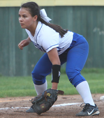 Sarah Evans sets up defensively at third. (Photo by Rick Nation)