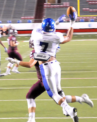 Jaelyn Jones (7) makes his interception at the goal line. (Photo by Kevin Nagle)