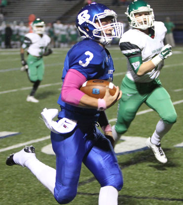 Gunnar Burks (3) heads upfield on his way to a touchdown. (Photo by Rick Nation)