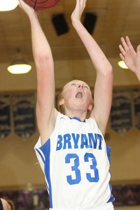 Rachael Miller puts up a shot inside. (Photo by Rick Nation)