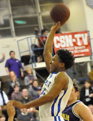 Braylon Steen attacks the rack. (Photo by Kevin Nagle)