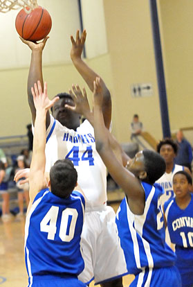 Cajun Robinson fires up a shot. (Photo by Kevin Nagle)