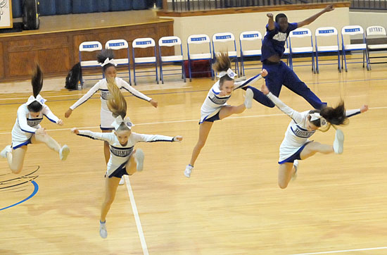 2.9BryantMIddleCheerLeapKN