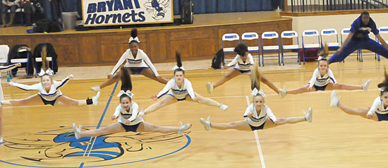 2.9BryantMIddleCheerSplitsKN