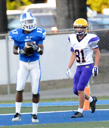 Hornets' junior Allen Coleman (17). (Photo by Kevin Nagle)