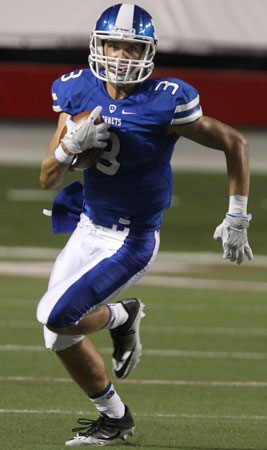 Reece Coates turns upfield. (Photo by Rick Nation)