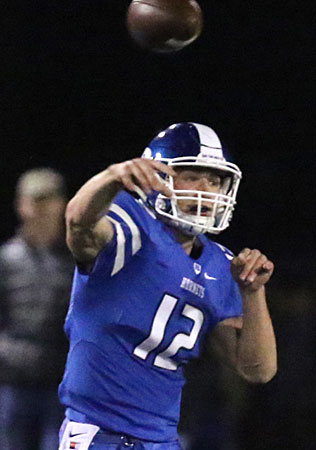 Ren Hefley threw for 302 yards and four touchdowns. (Photo by Rick Nation)