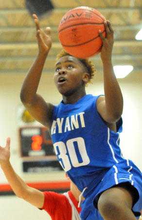 Jeremiah Trezvant drives to the hoop. (Photo by Kevin Nagle)