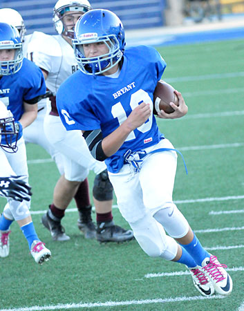 Austin Ledbetter turns upfield. (Photo by Kevin Nagle)