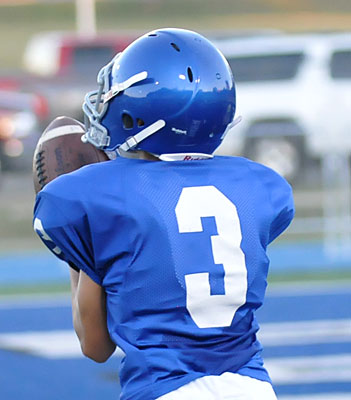 Blaine Sears hauls in a touchdown pass. (Photo by Kevin Nagle)